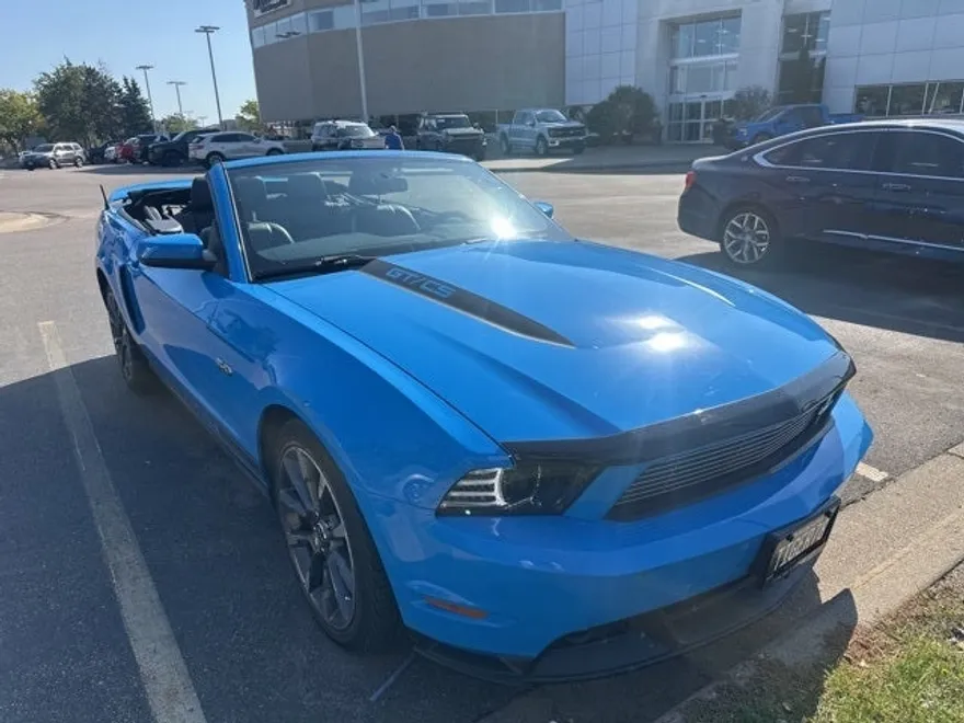 2011 Ford Mustang GT Premium photo 1