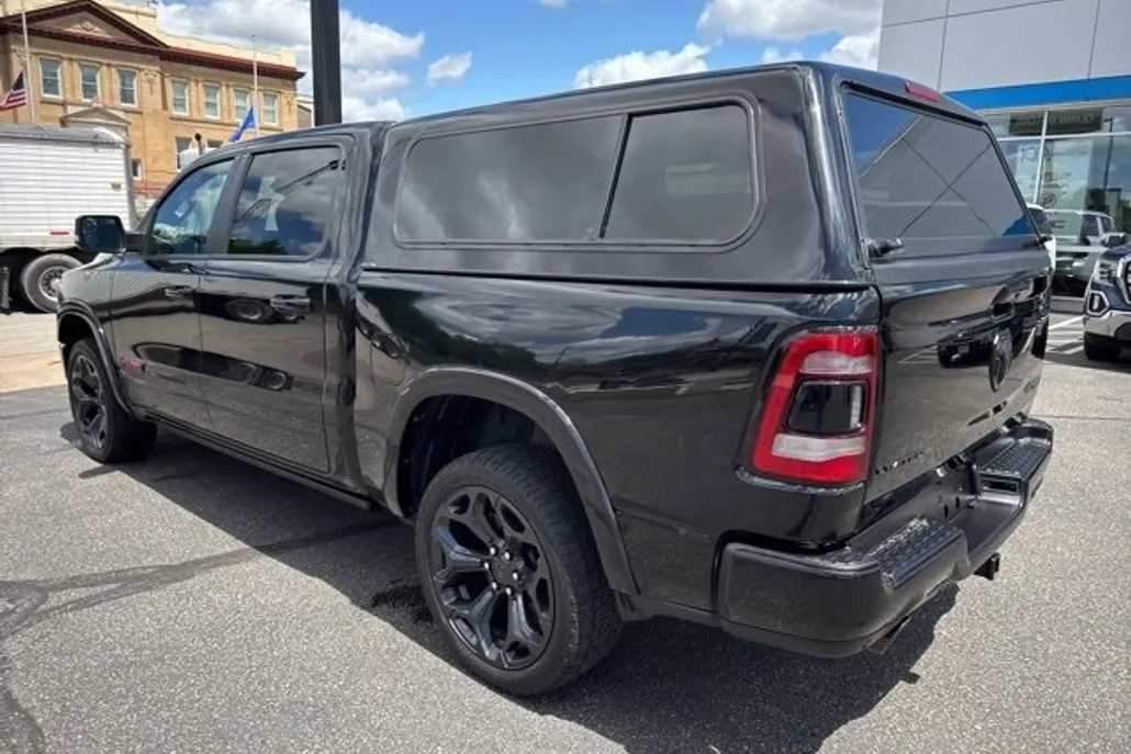 2022 Ram 1500 Limited photo 1
