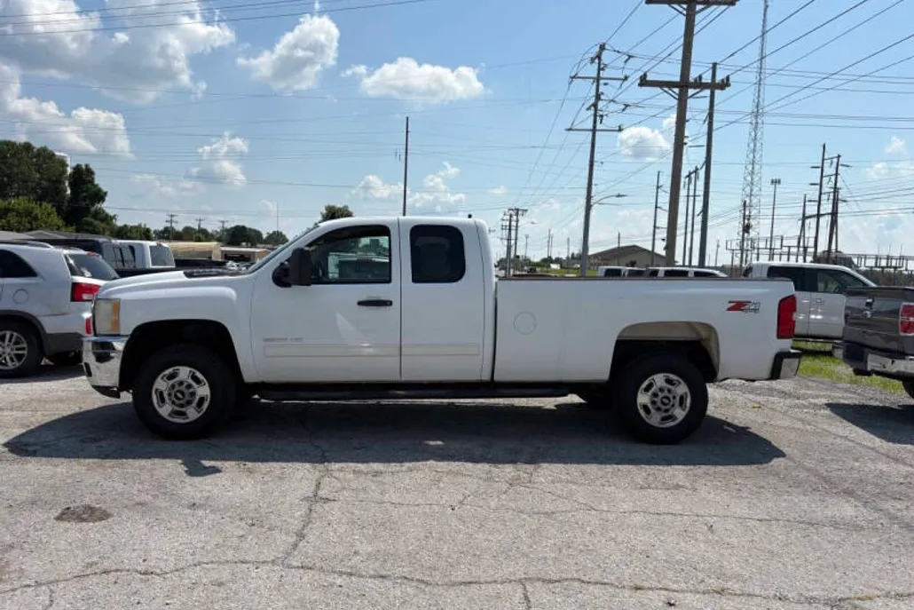 2011 Chevrolet Silverado 2500HD LT photo 1