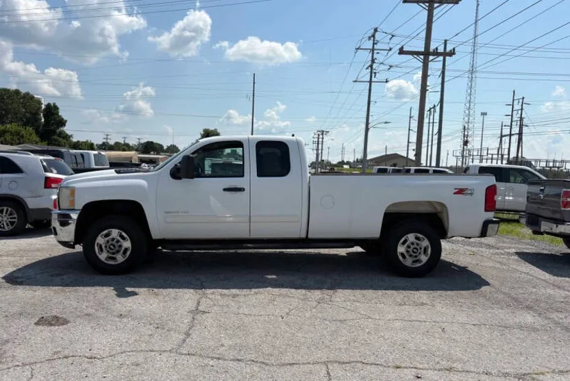 2011 Chevrolet Silverado 2500HD LT photo 1