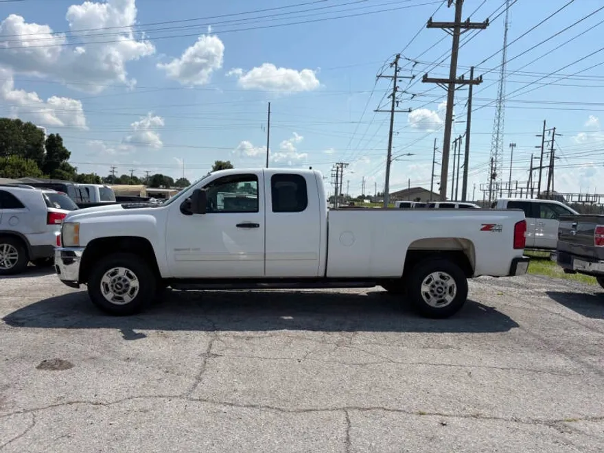 2011 Chevrolet Silverado 2500HD LT photo 1