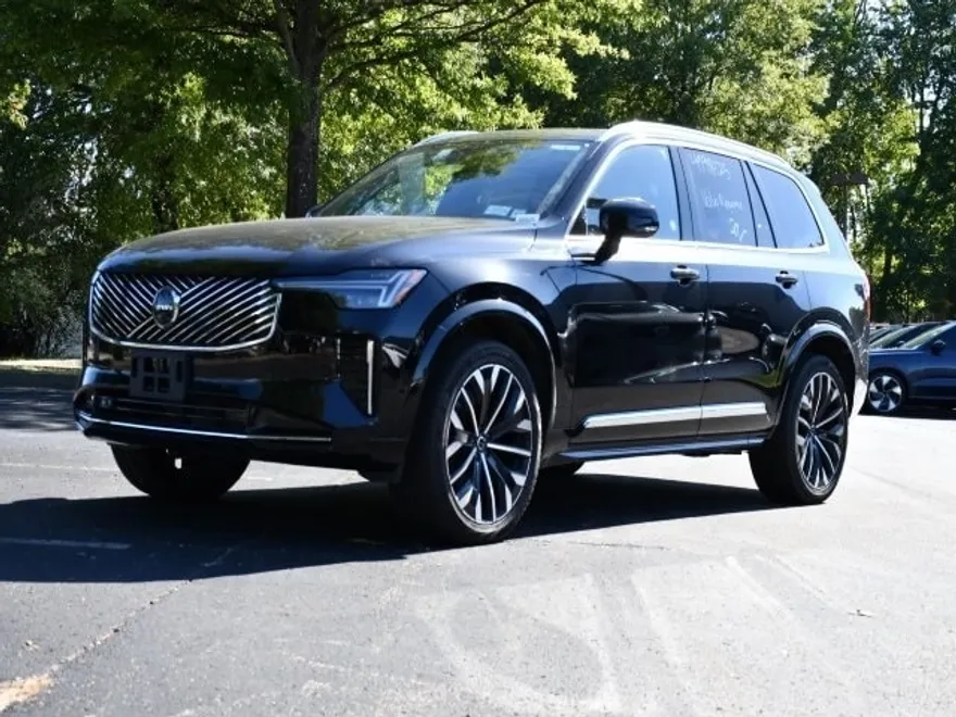 2025 Volvo XC90 Plus photo 1