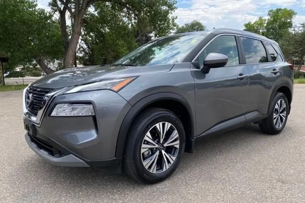 2022 Nissan Rogue SV photo 1
