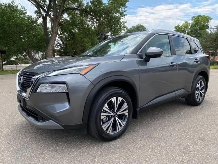 2022 Nissan Rogue SV photo 1