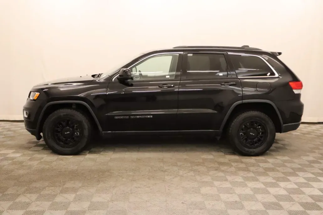 2019 Jeep Grand Cherokee Laredo E photo 1