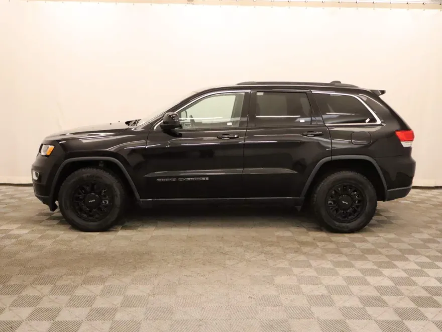 2019 Jeep Grand Cherokee Laredo E photo 1