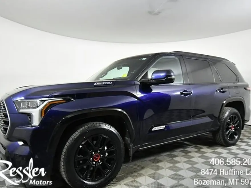 2023 Toyota Sequoia SR5 photo 1