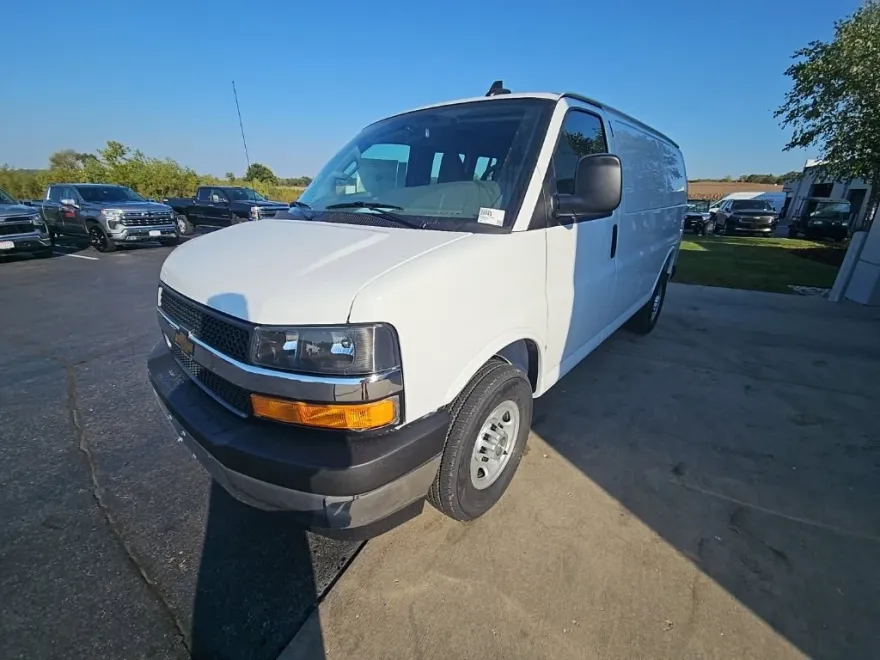2025 Chevrolet Express Cargo 2500 photo 1