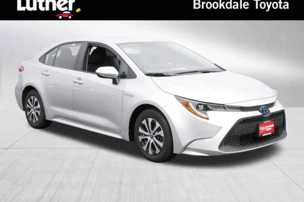 2021 Toyota Corolla LE photo 1