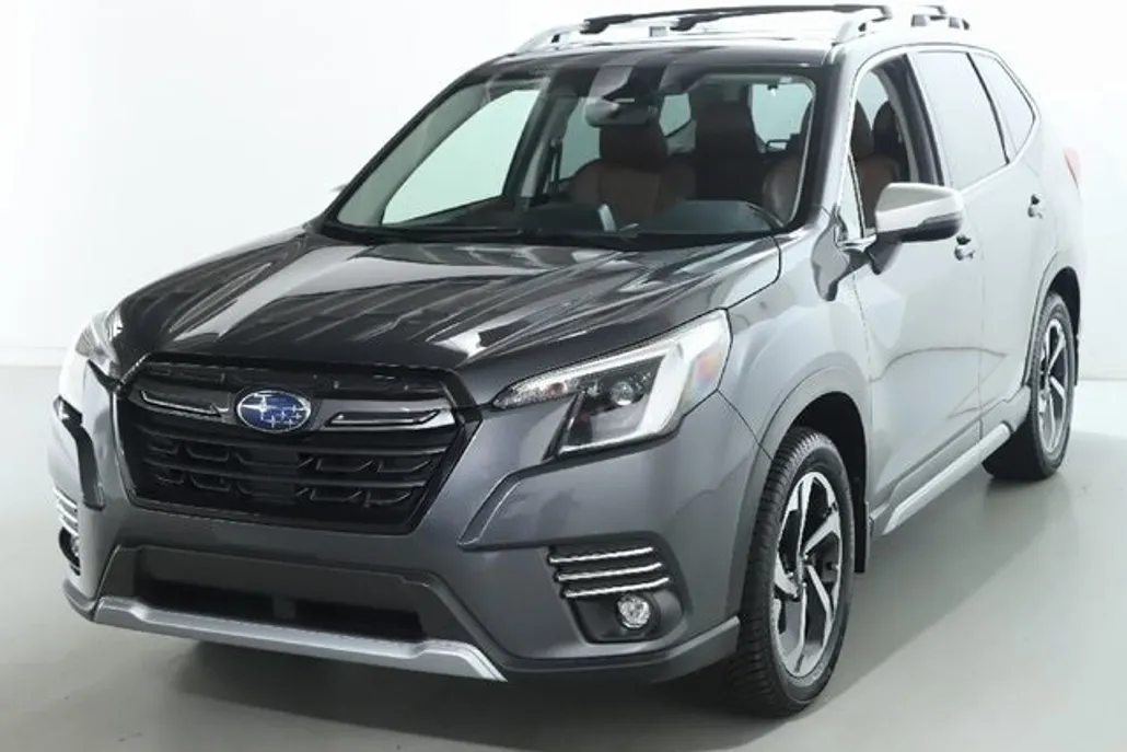 2022 Subaru Forester Touring photo 1