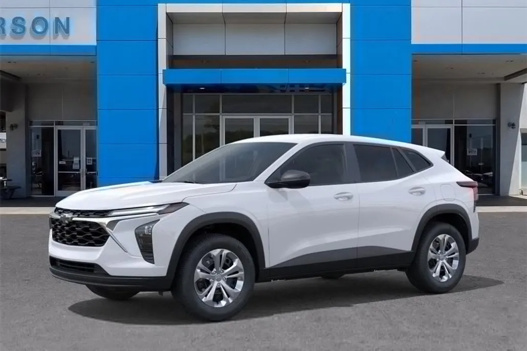 2026 Chevrolet Trax LS photo 1