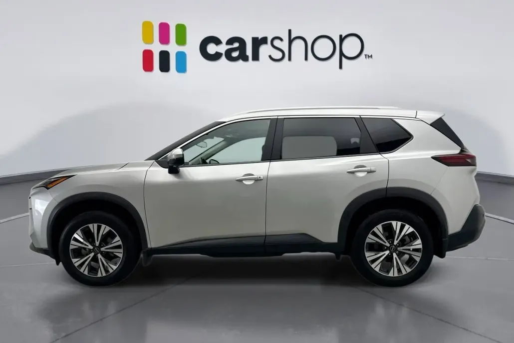 2023 Nissan Rogue SV photo 1