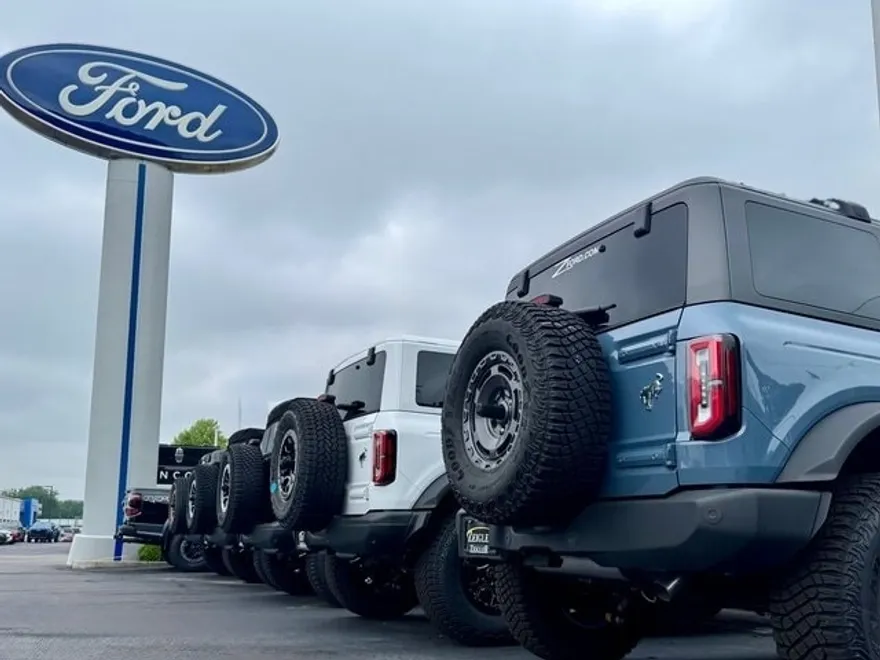 2023 Ford F-150 XLT photo 1
