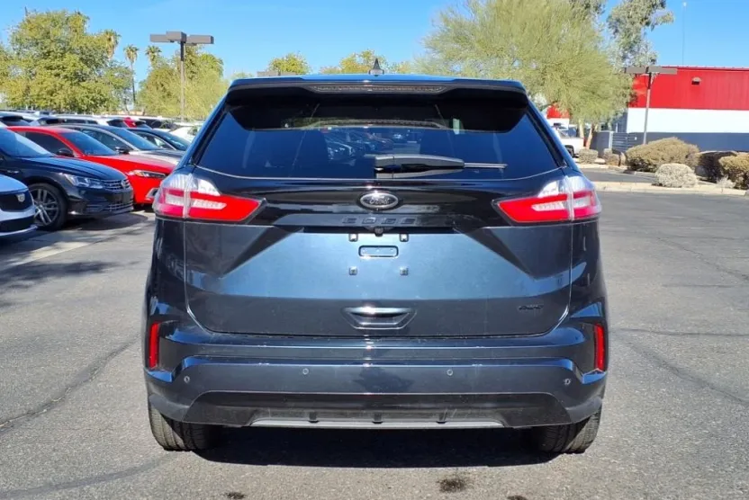 2023 Ford Edge SE photo 1