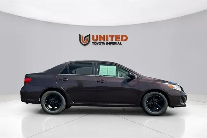 2013 Toyota Corolla LE Special Edition photo 1