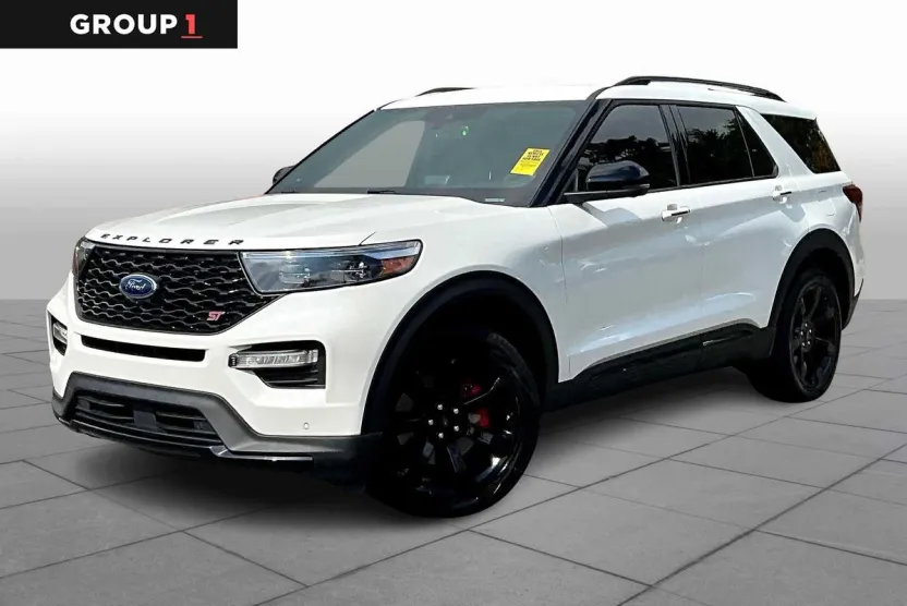 2022 Ford Explorer ST photo 1