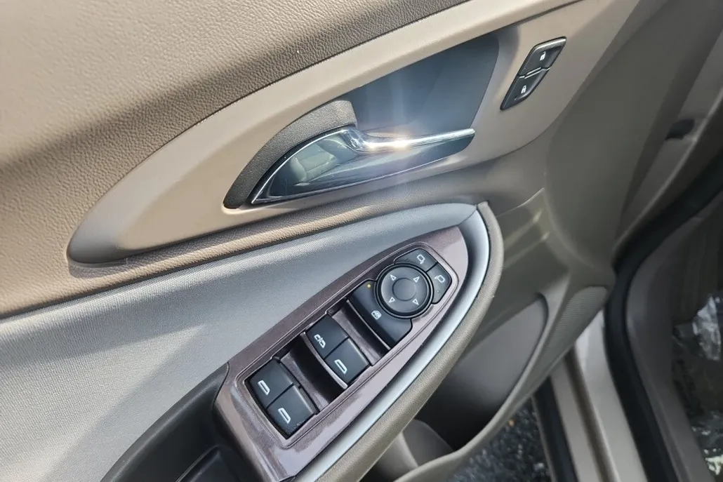 2024 Chevrolet Malibu 1LT photo 1