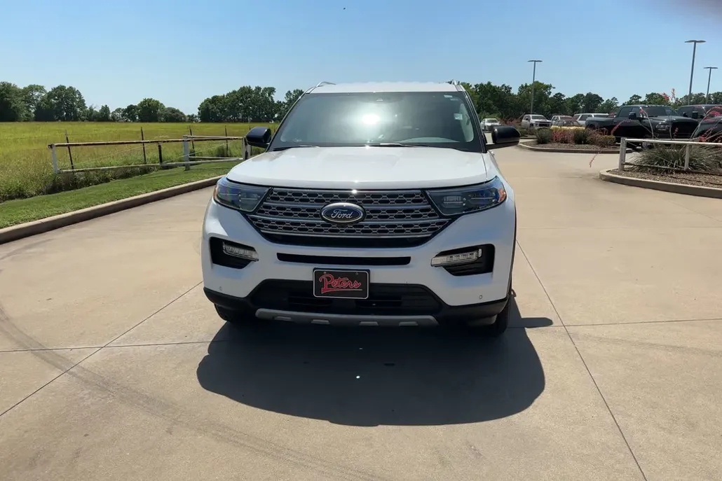 2024 Ford Explorer Limited photo 1