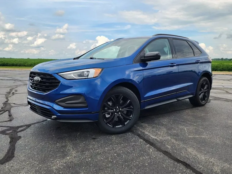 2024 Ford Edge SE photo 1