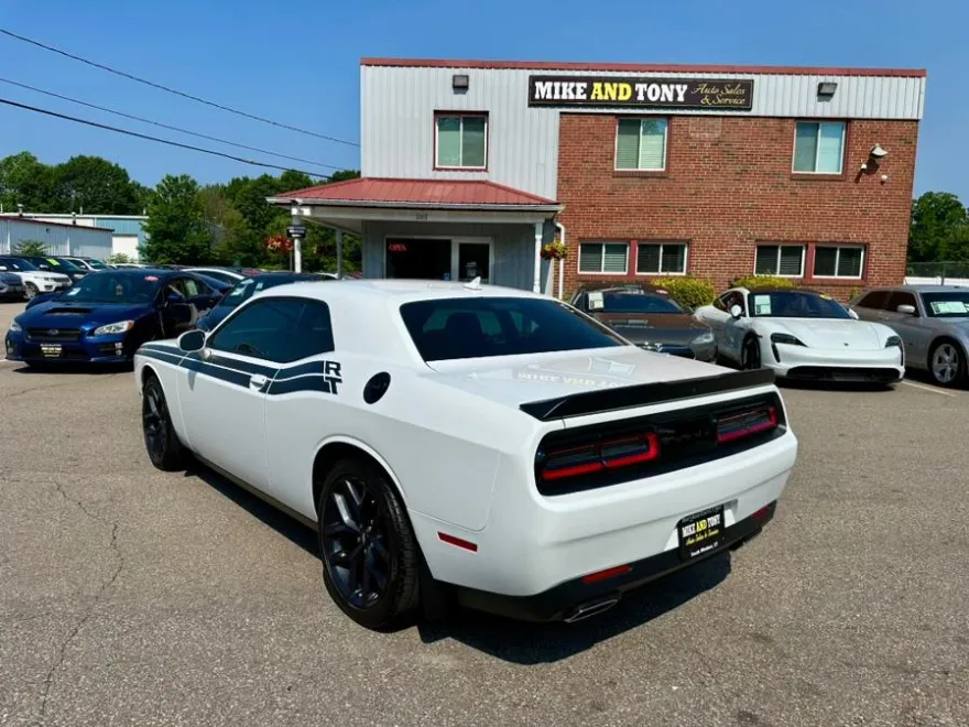 2020 Dodge Challenger SXT photo 8