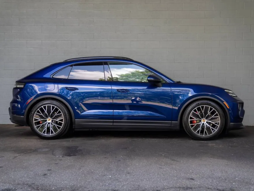 2025 Porsche Macan Electric photo 15