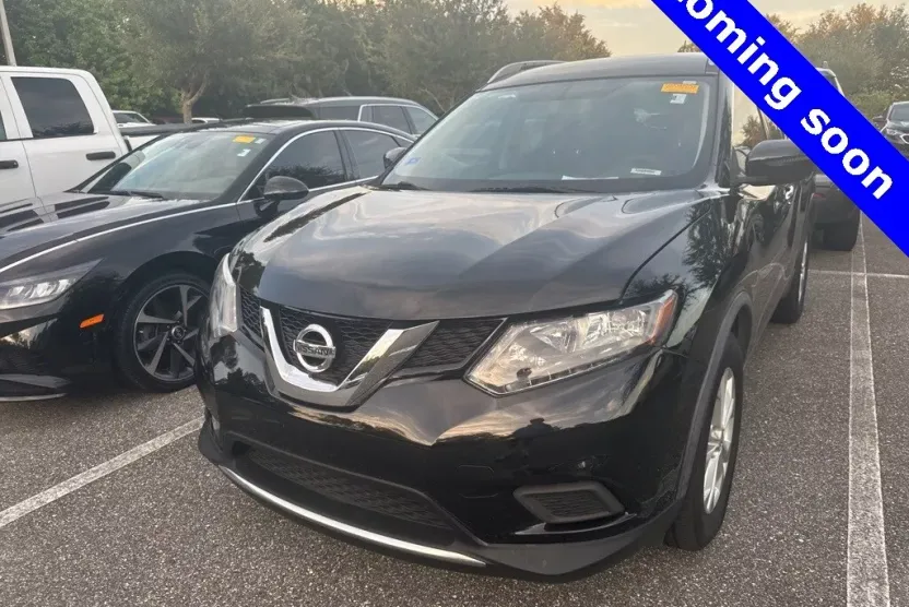 2016 Nissan Rogue SV photo 1