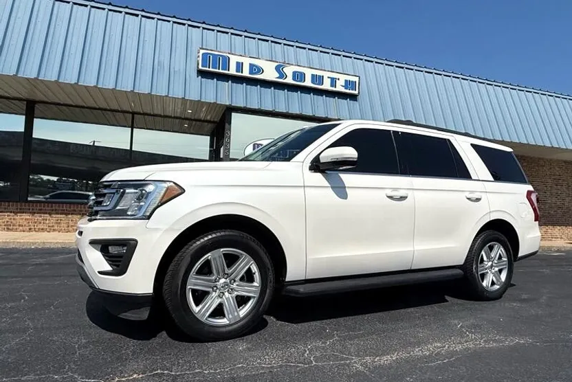 2019 Ford Expedition XLT photo 1
