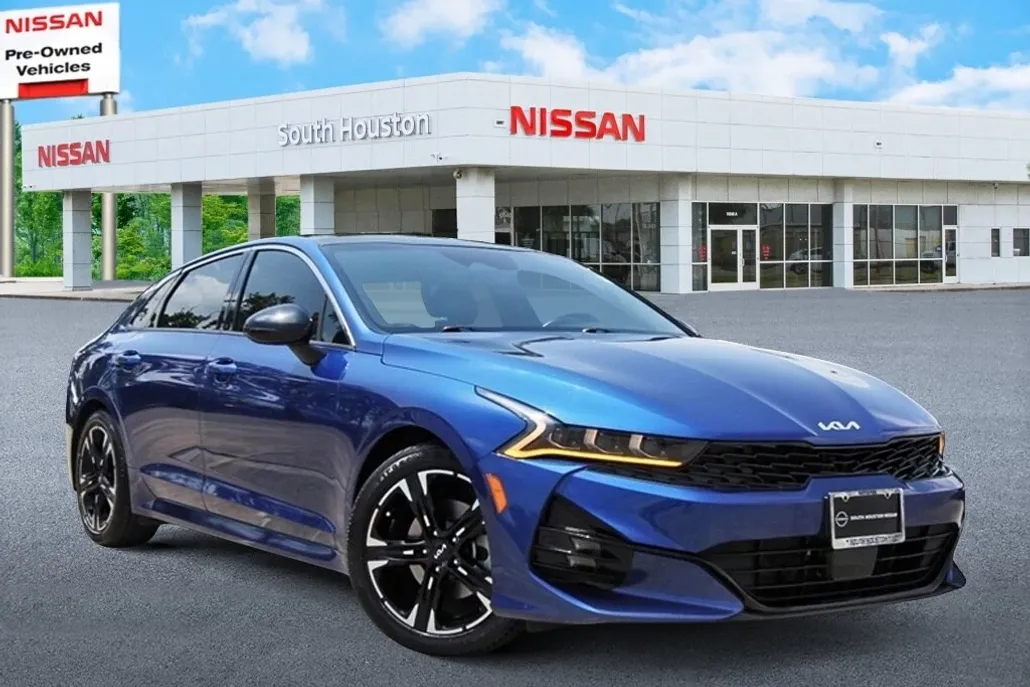 2023 Kia K5 GT-Line photo 1