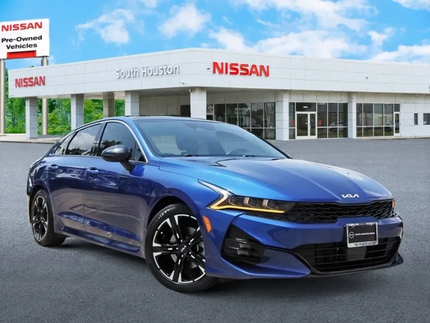 2023 Kia K5 GT-Line photo 1