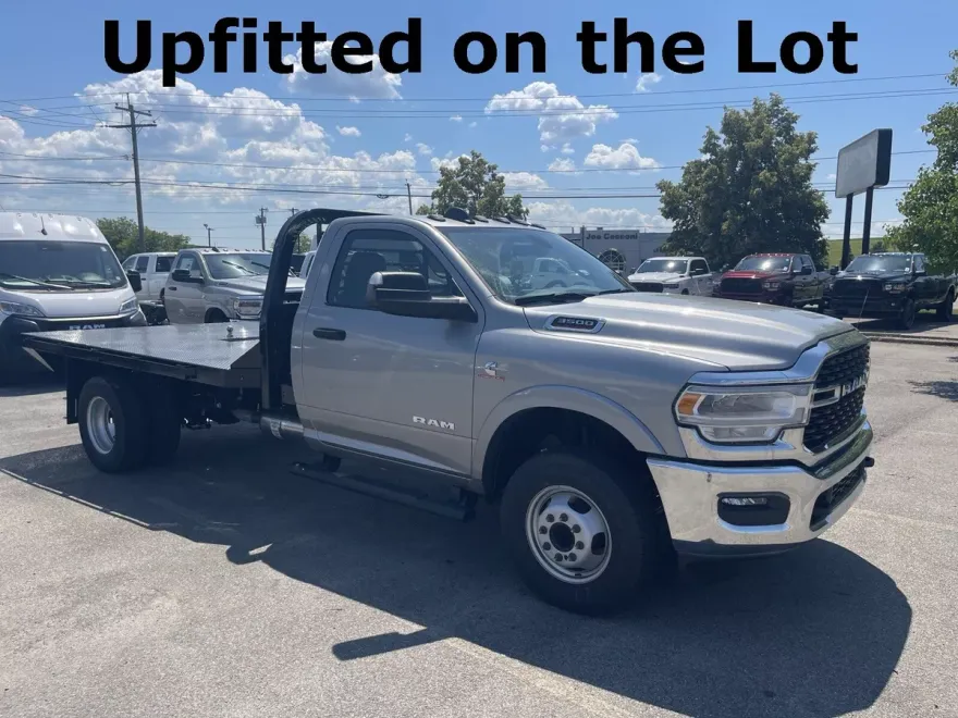2022 Ram 3500 SLT photo 1
