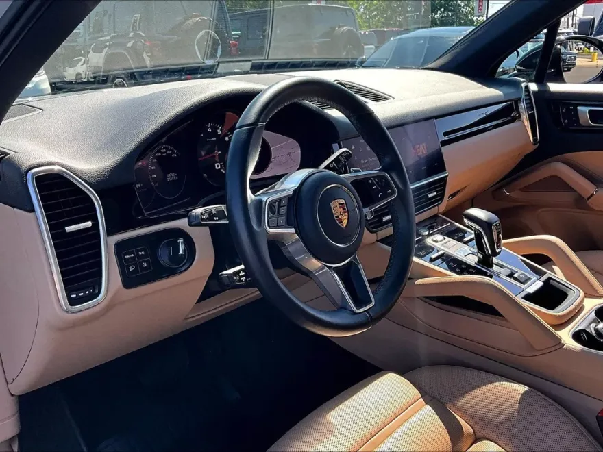 2023 Porsche Cayenne Platinum Edition photo 14