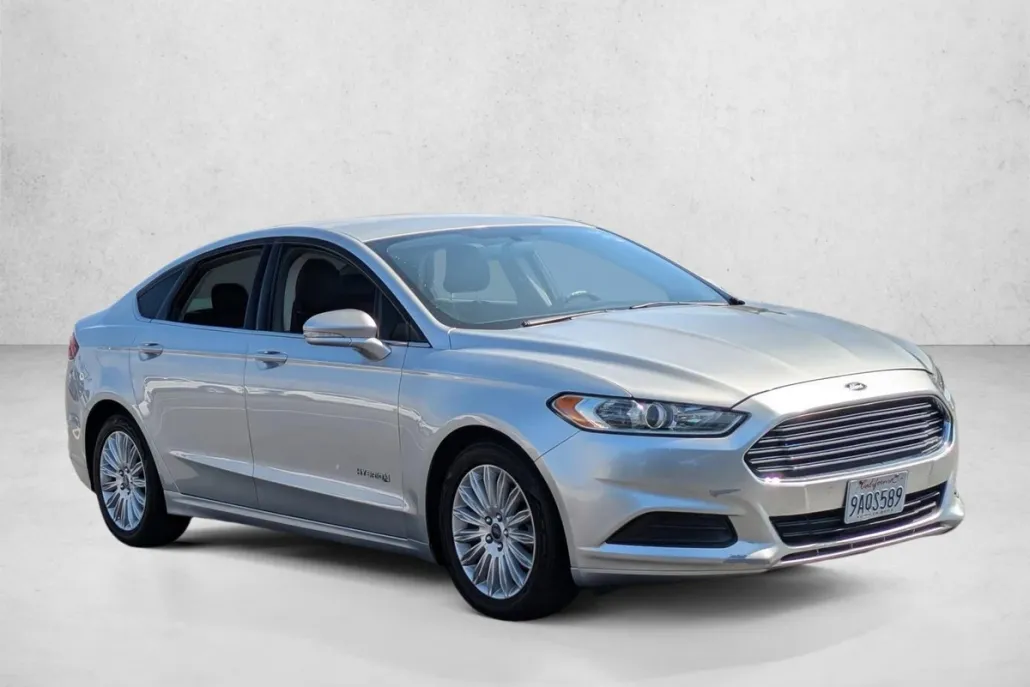 2015 Ford Fusion Hybrid SE photo 1