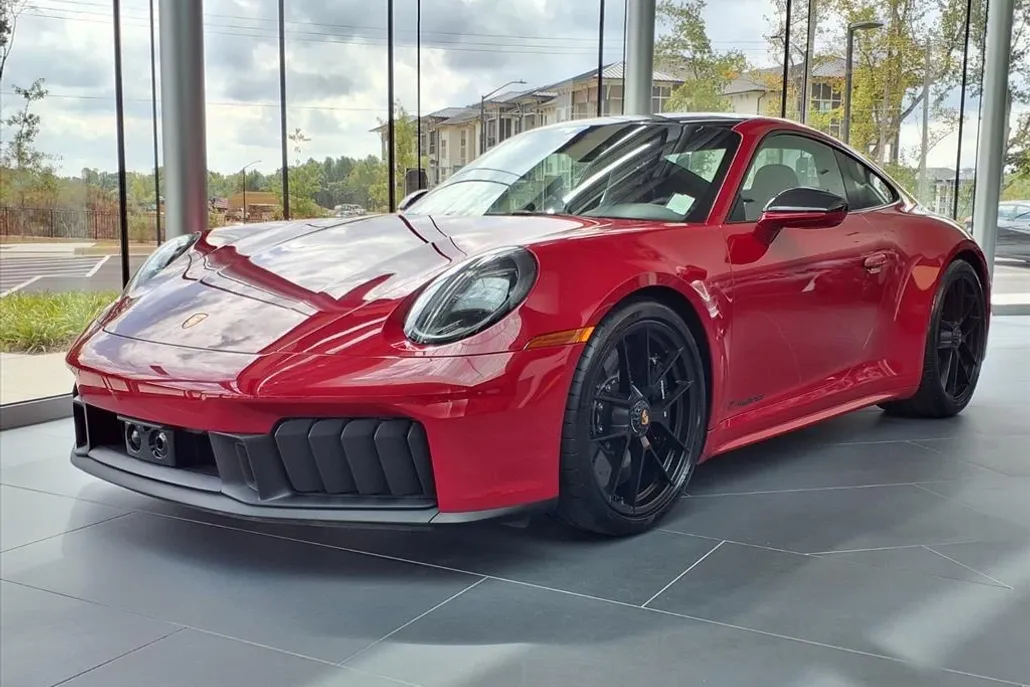 2025 Porsche 911 GTS photo 1