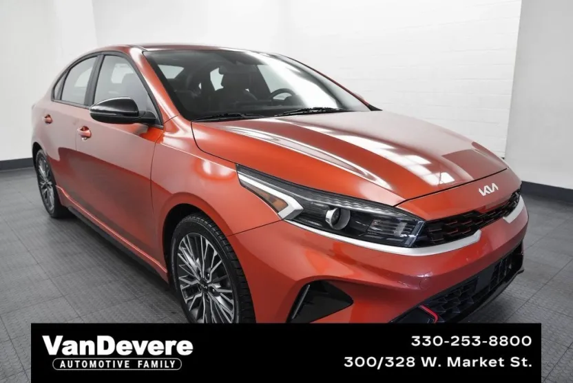 2022 Kia Forte GT-Line photo 1