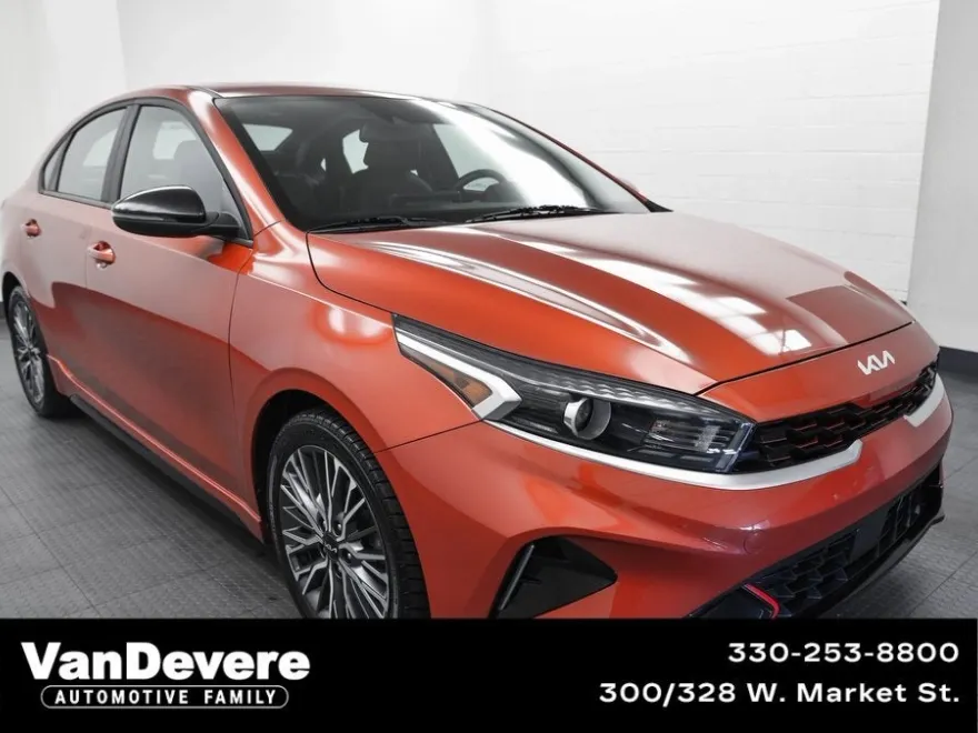 2022 Kia Forte GT-Line photo 1