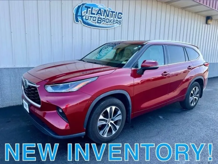 2021 Toyota Highlander XLE Sport photo 1
