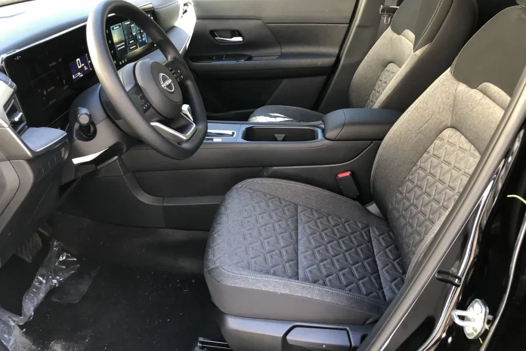 2026 Nissan Kicks SV photo 1