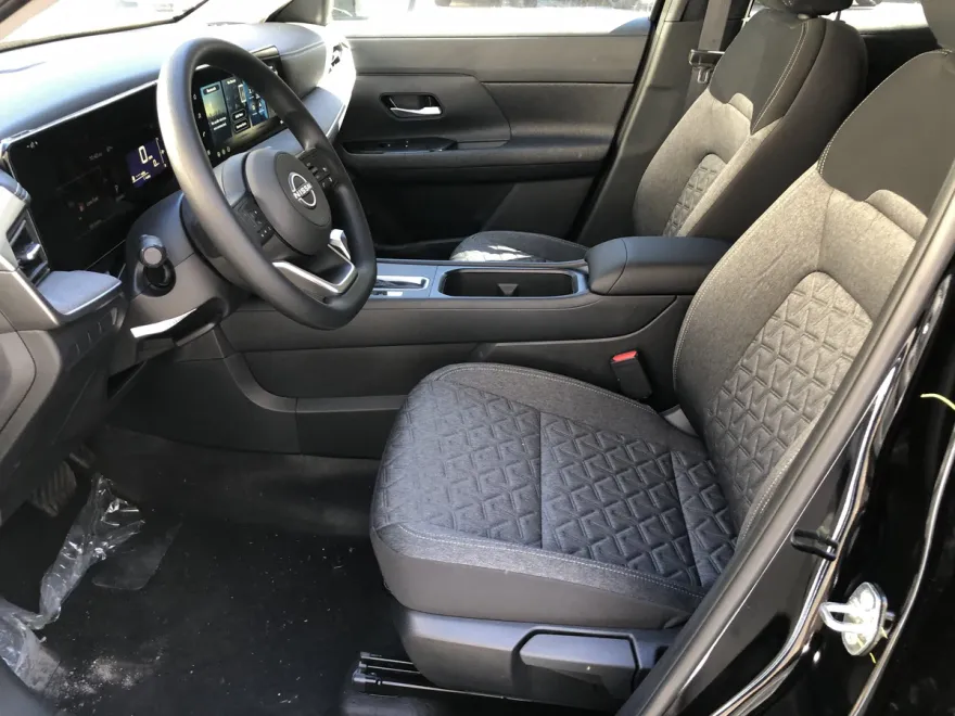 2026 Nissan Kicks SV photo 1