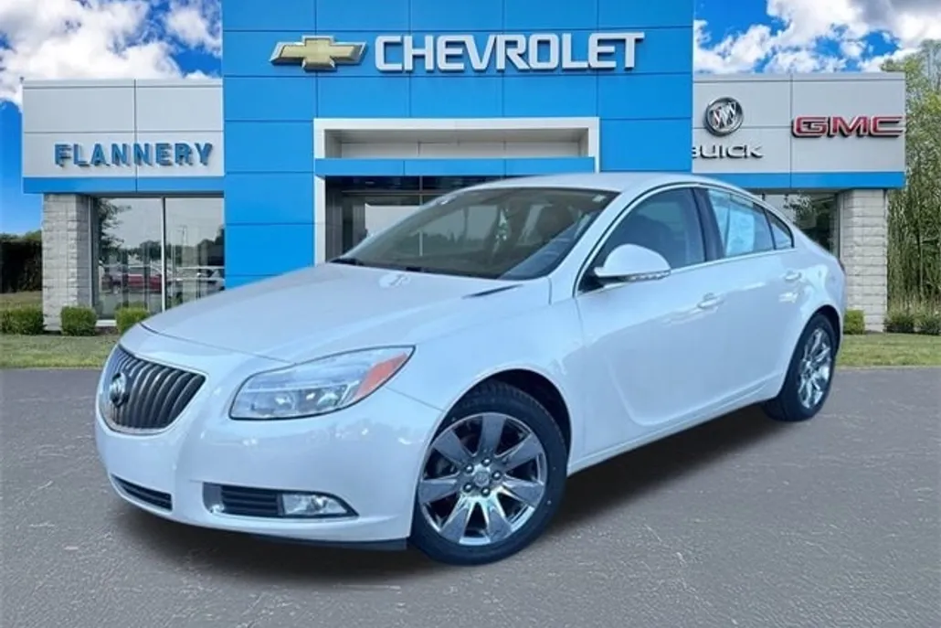 2012 Buick Regal photo 1
