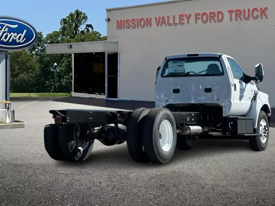 2026 Ford F-650 photo 1