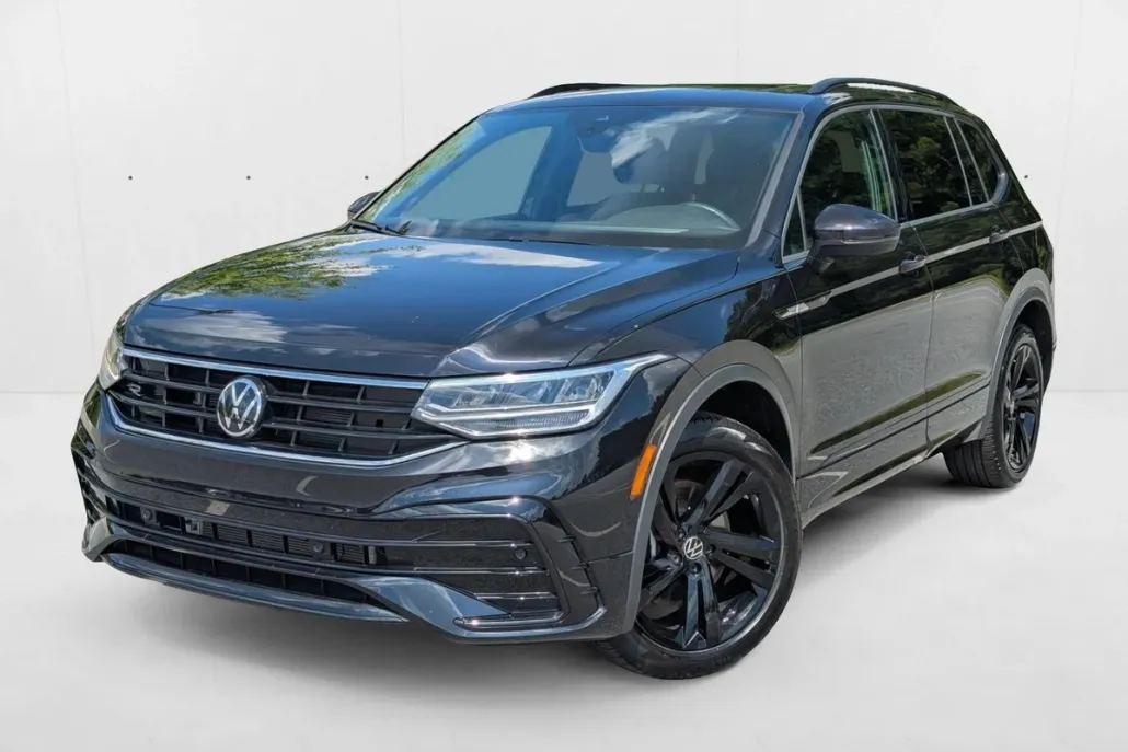2024 Volkswagen Tiguan SE R-Line Black photo 1