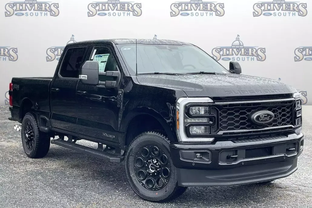 2025 Ford F-250 Lariat photo 1