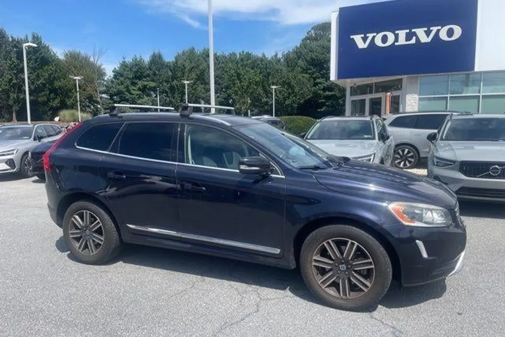 2017 Volvo XC60 T5 Dynamic photo 1
