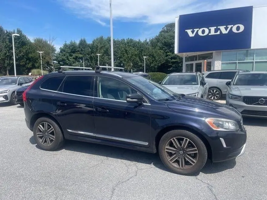2017 Volvo XC60 T5 Dynamic photo 1