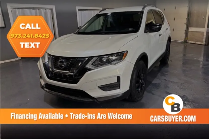 2017 Nissan Rogue SV photo 1