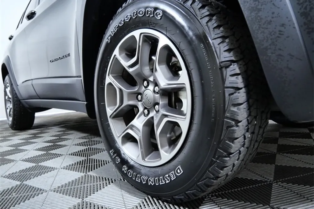2021 Jeep Cherokee Trailhawk photo 1