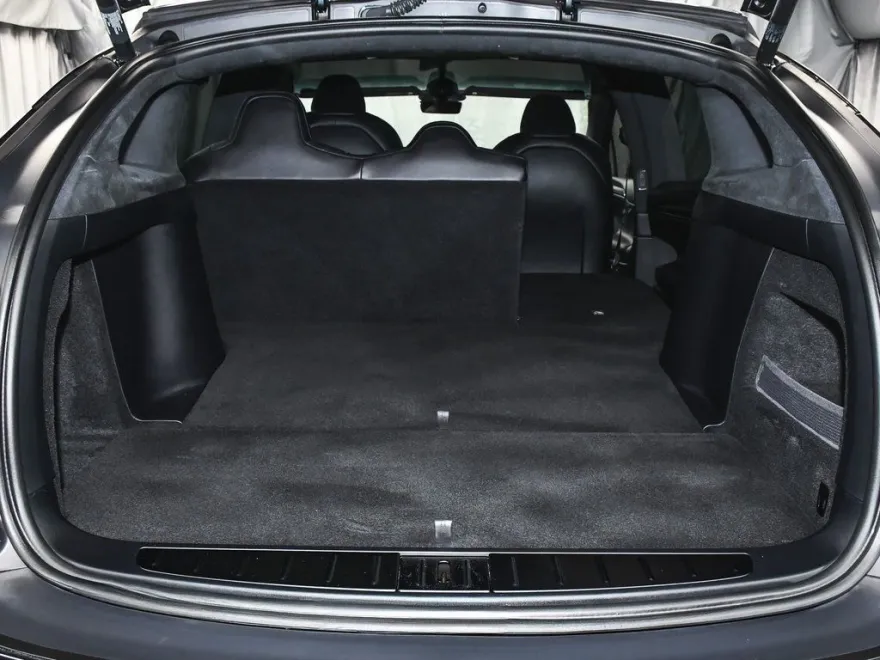 2024 Tesla Model X photo 45