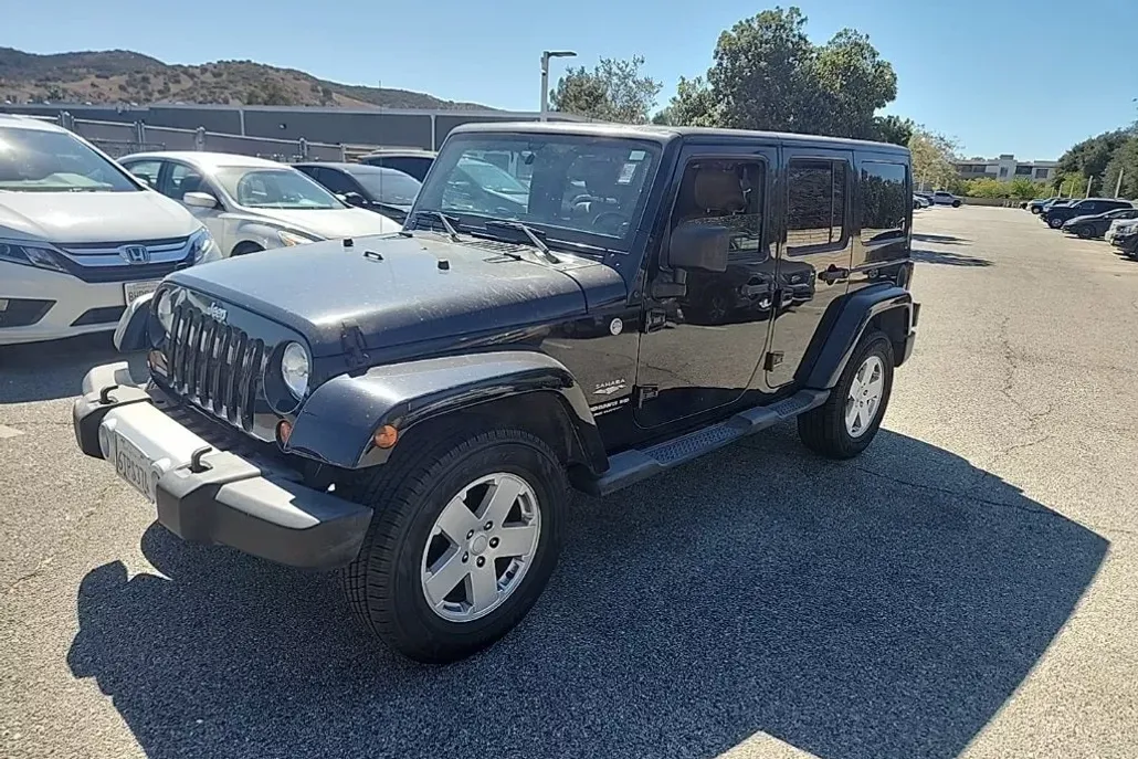 2012 Jeep Wrangler Unlimited Sahara photo 1