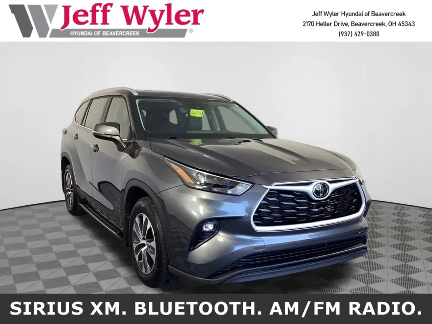 2024 Toyota Highlander XLE photo 1
