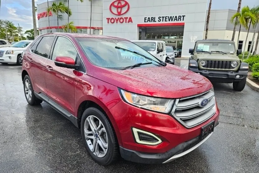 2016 Ford Edge Titanium photo 1